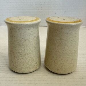 Hearthside Garden Festival Stoneware Salt and Pepper Shakers Set 2 pcs Vintage